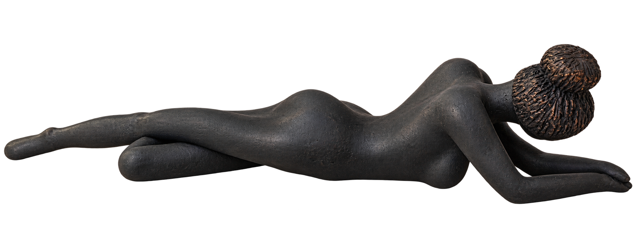 Freigestellte liegende schwarze Keramikskulptur